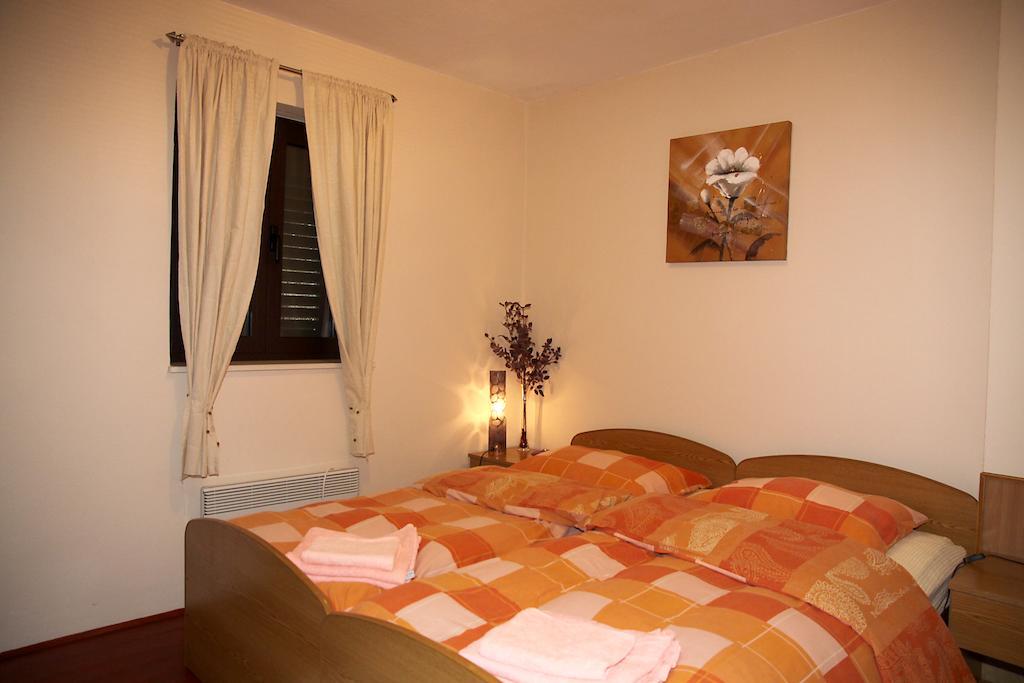 Apartments " Happy Villa " สปลิตสกา ภายนอก รูปภาพ