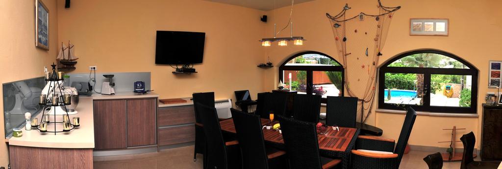 Apartments " Happy Villa " สปลิตสกา ภายนอก รูปภาพ